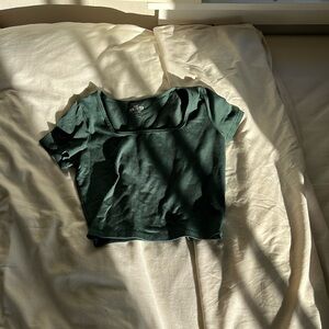 hollister square top